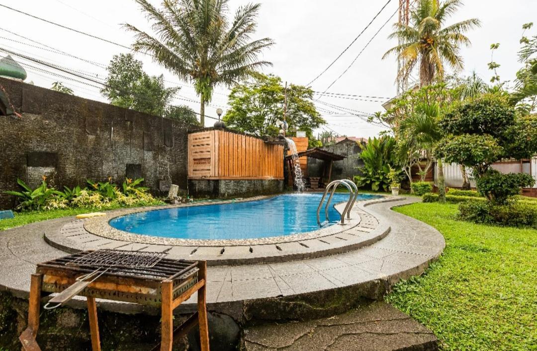 Villa Anjung Balak Cisarua Esterno foto